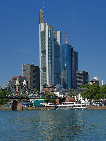 Commerzbank mit Maintower Foto 