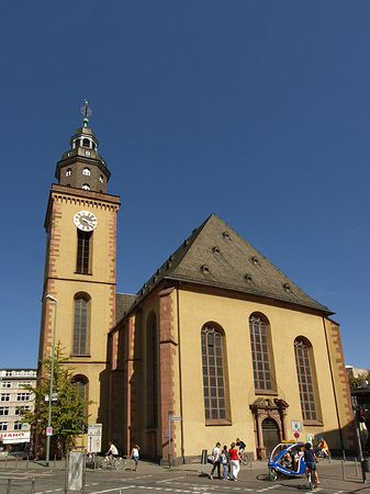 Foto Katharinenkirche mit Straße