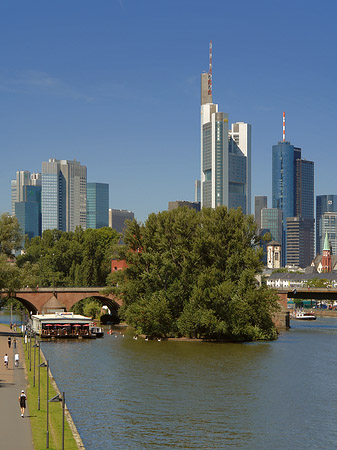 Fotos Skyline von Frankfurt mit Ufer | Frankfurt am Main