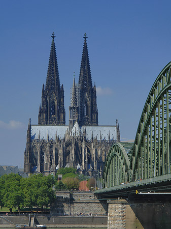 Hohenzollernbrücke beim Kölner Dom Fotos