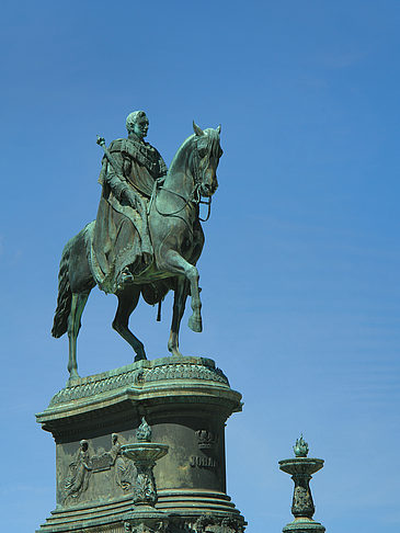 Foto König-Johann-Statue