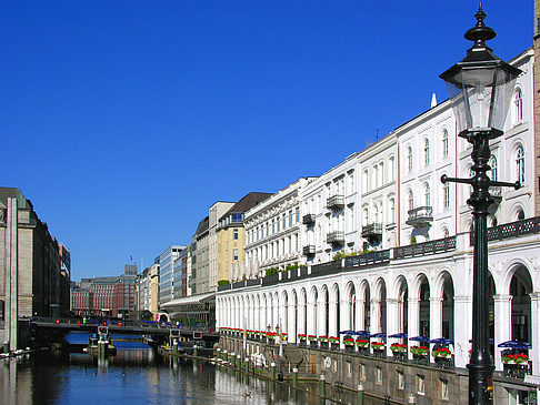 Alster Arkaden am Alsterfleet