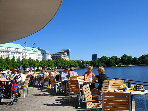 Brunchterrasse auf dem Alster Pavillon