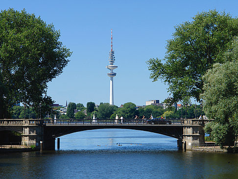 Schwanenwikbrücke und Heinrich-Hertz-Turm Fotos