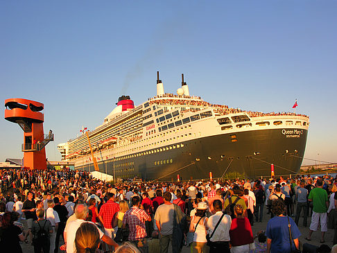 Foto Queen Mary 2 - Volksfest