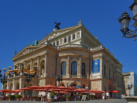 Oper mit Laterne Fotos