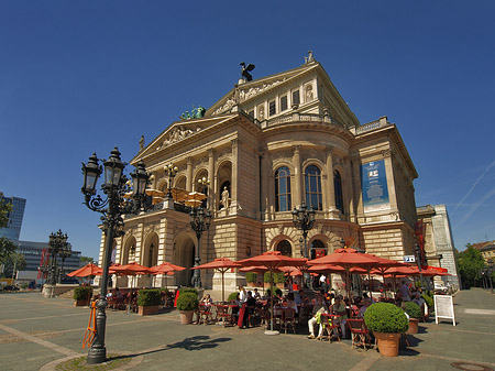 Fotos Alte Oper mit Schirmen | Frankfurt am Main