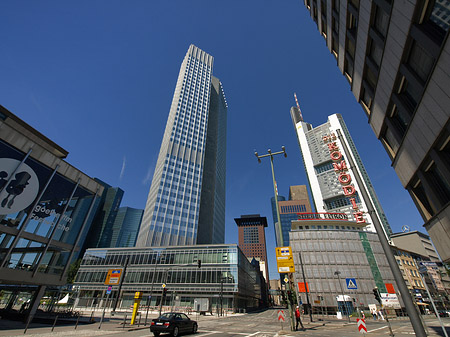 Fotos Eurotower hinter Schauspiel Frankfurt | Frankfurt am Main