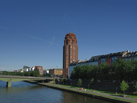 Foto Main Plaza mit Ufer