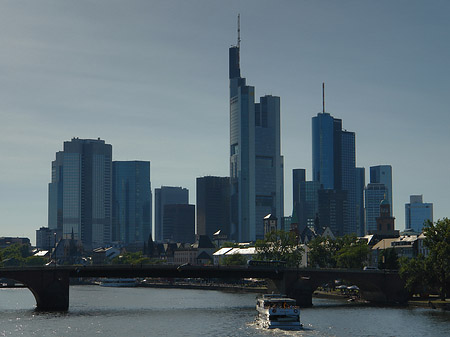 Foto Skyline von Frankfurt mit Alter Brücke - Frankfurt am Main