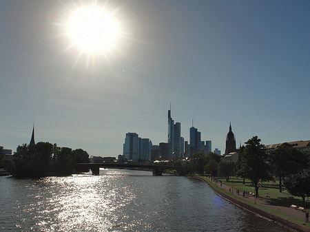 Fotos Skyline von Frankfurt mit Alter Brücke