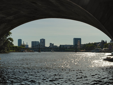 Fotos Unter der alten Brücke | Frankfurt am Main