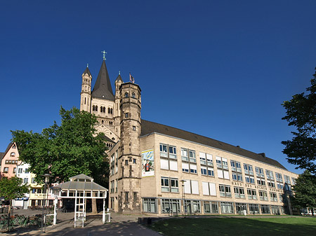 Foto Stapelhaus vor Groß St.Martin - Köln