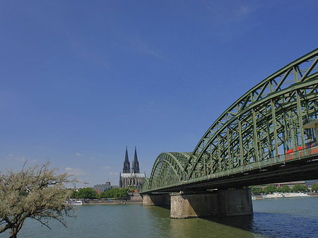 Foto Hohenzollernbrücke am Kölner Dom