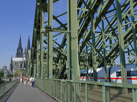 Fotos Hohenzollernbrücke beim Kölner Dom | Köln