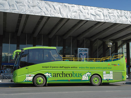 Fotos Bus am Bahnhof