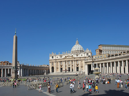 Fotos Obelisk mit dem Petersdom